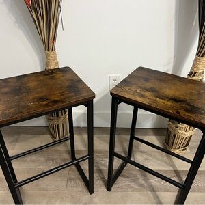 Brown and Black Industrial Bar Accessories